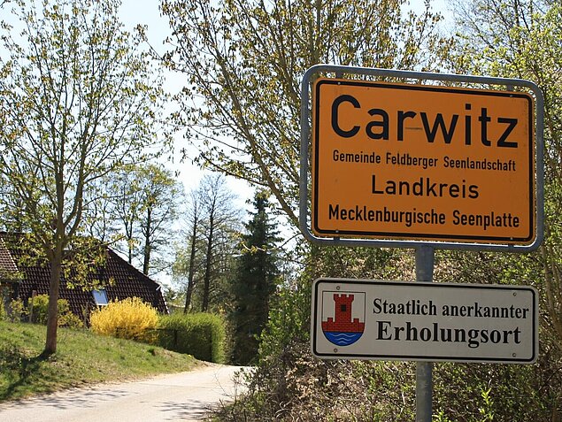 Ortseingang Carwitz am Hullerbusch